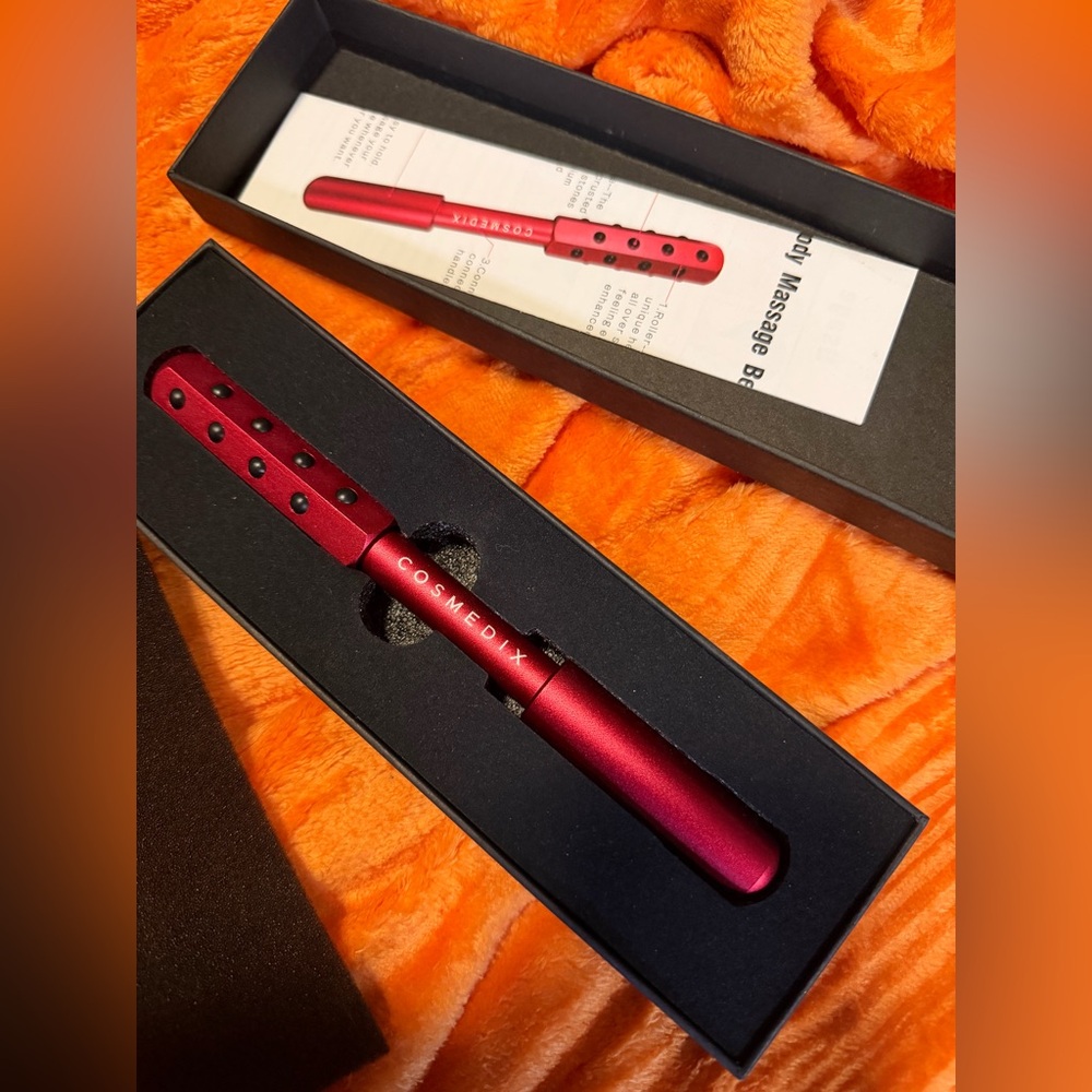 Cosmedix Facial Massage Roller For Skincare & Puffiness Reduction In Red Finish